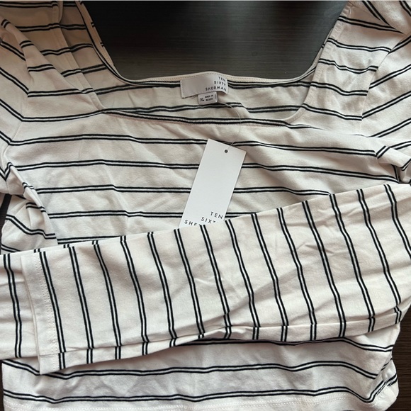 TEN SIXTY SHERMAN: Black and White striped long sleeve crop top Sz XL - Picture 2 of 2